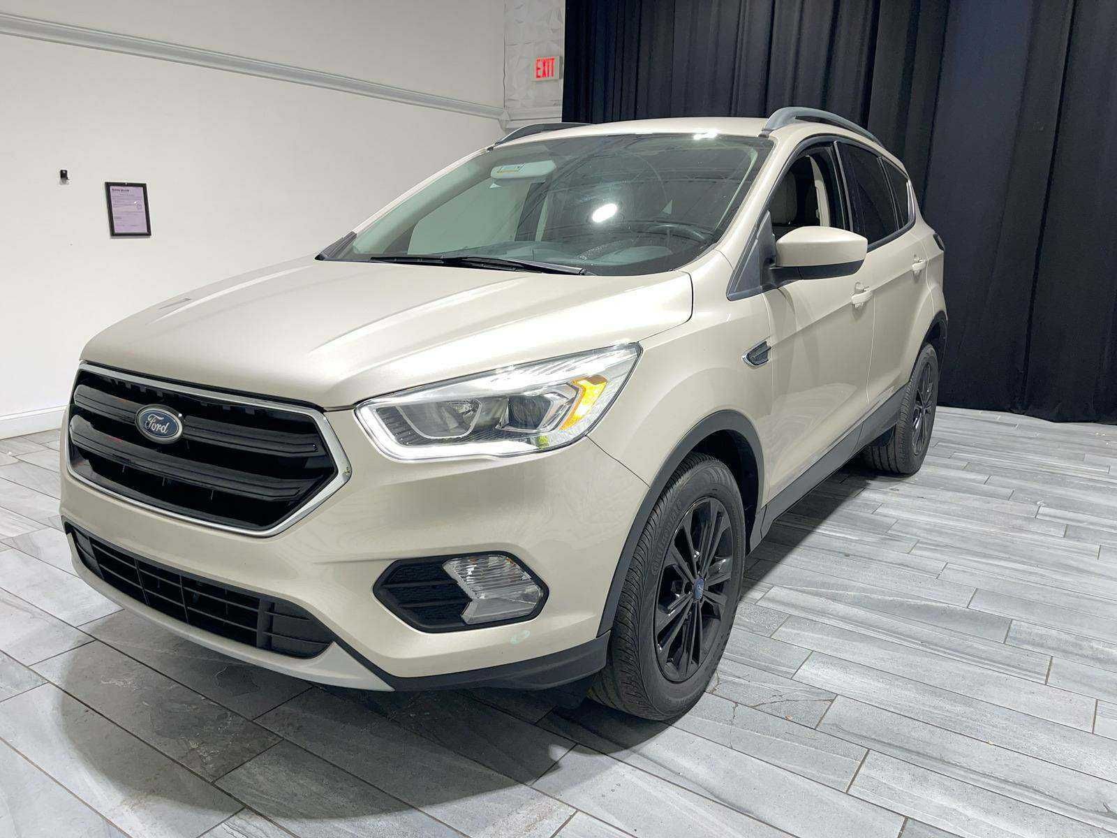 Ford Escape SEL 2018 року