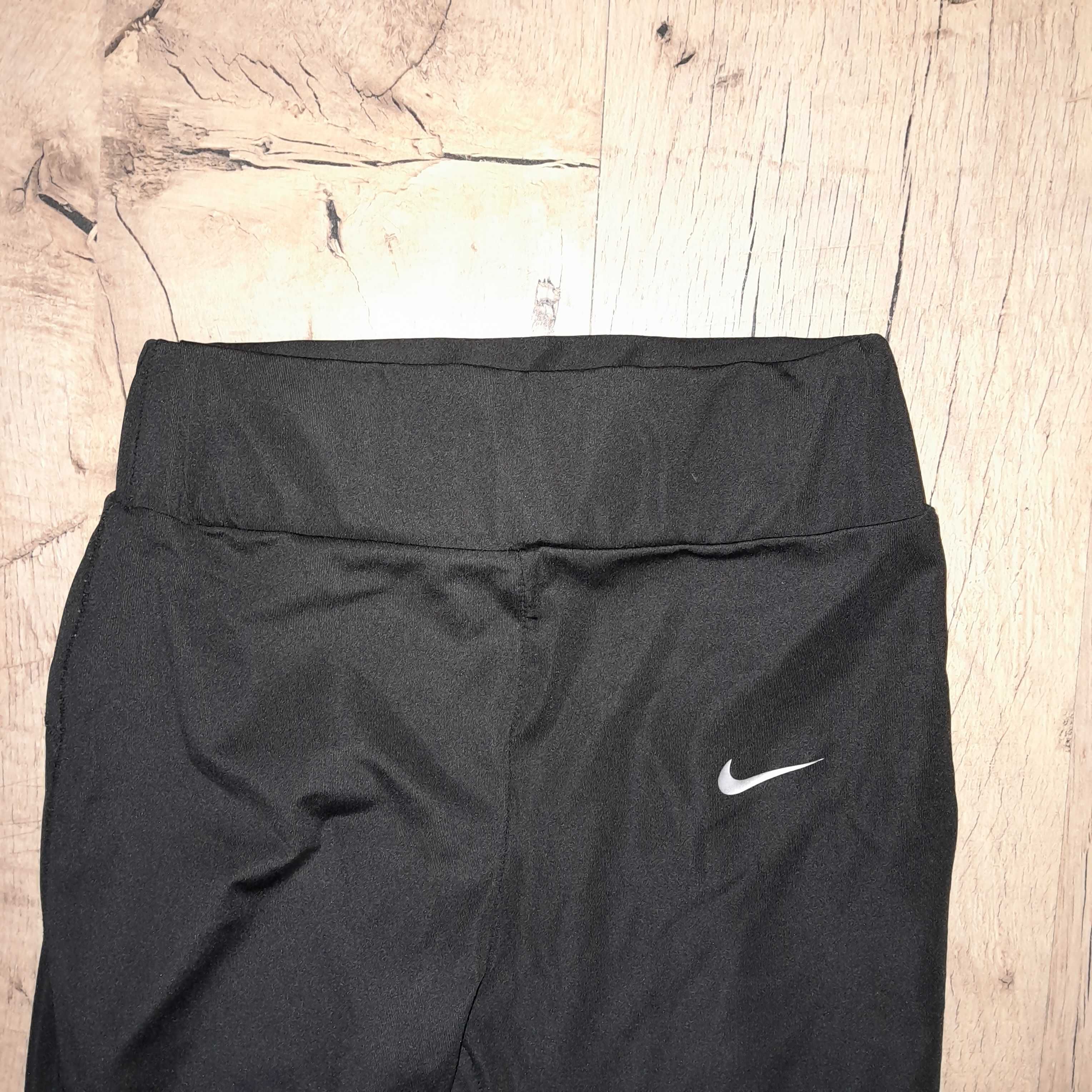 Czarne legginsy Nike XS (M)