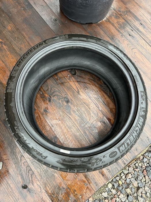 Продам зимову гуму(резину) Michelin 255/40/R20