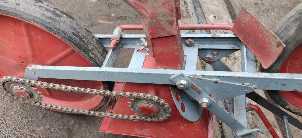 Сіялка точного висіву сівалка однорядна бункерна