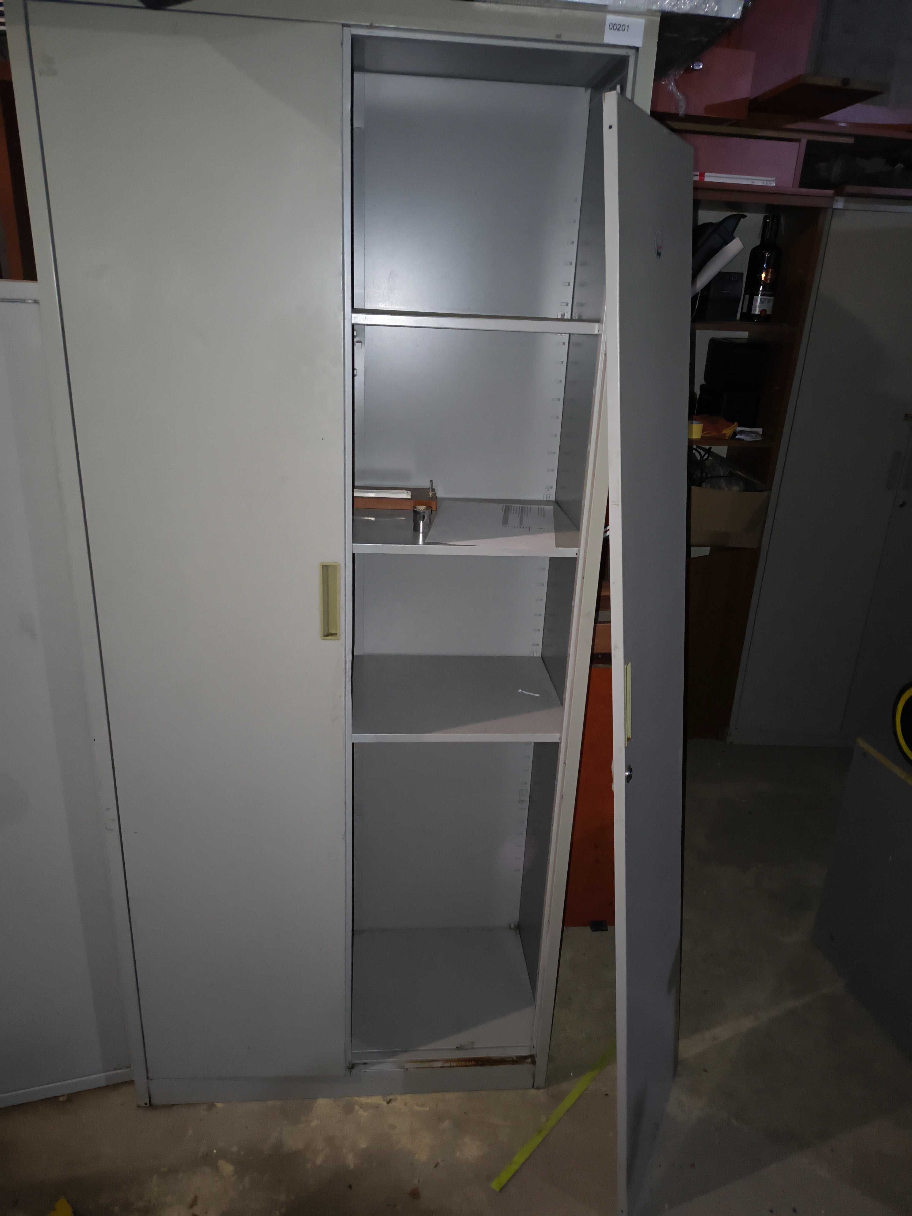 Продам шкаф для документов металлический  (б\у)