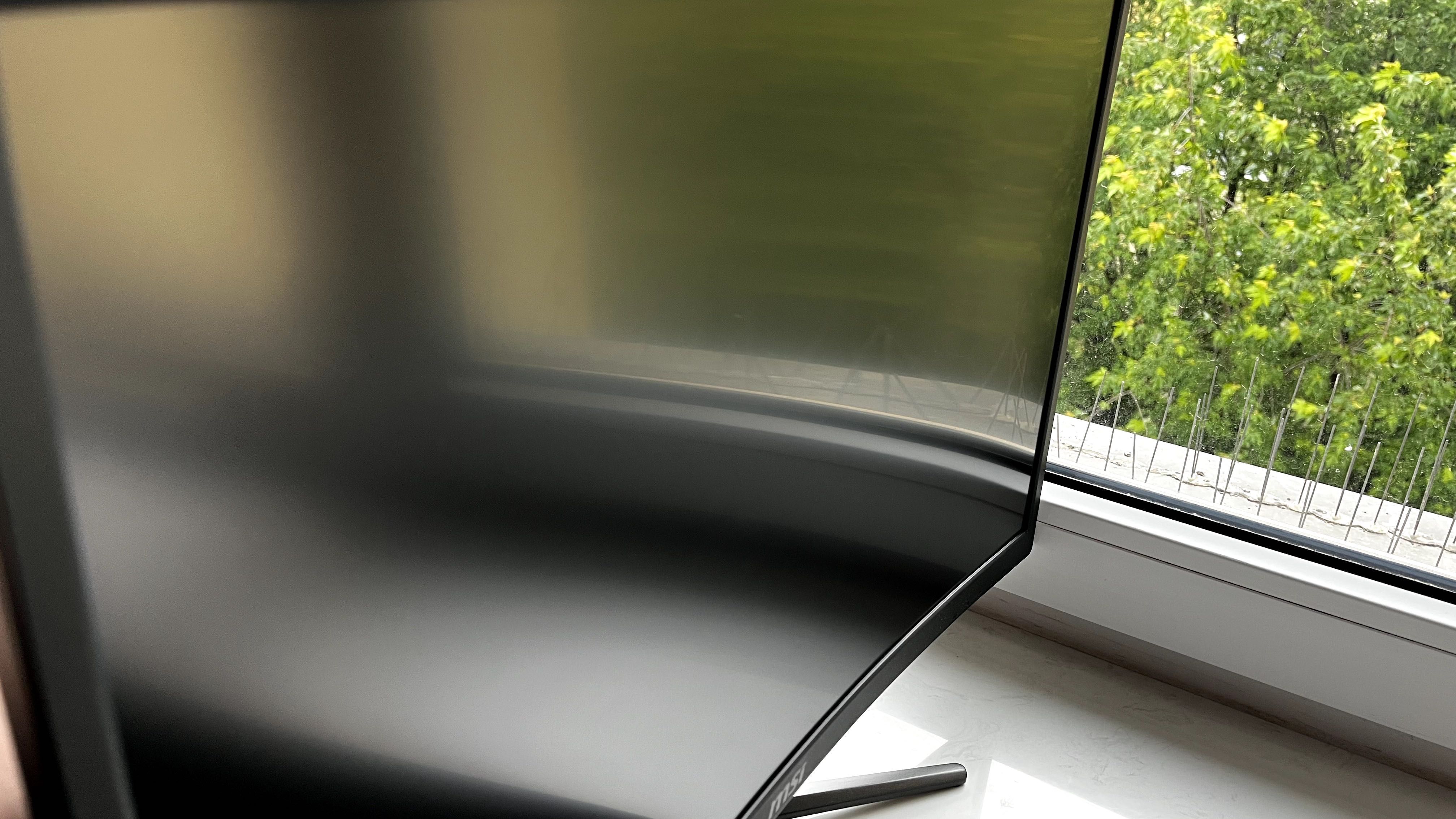 Monitor MSI Optix G24 Series – 24”, zakrzywiony, sprawny + kable