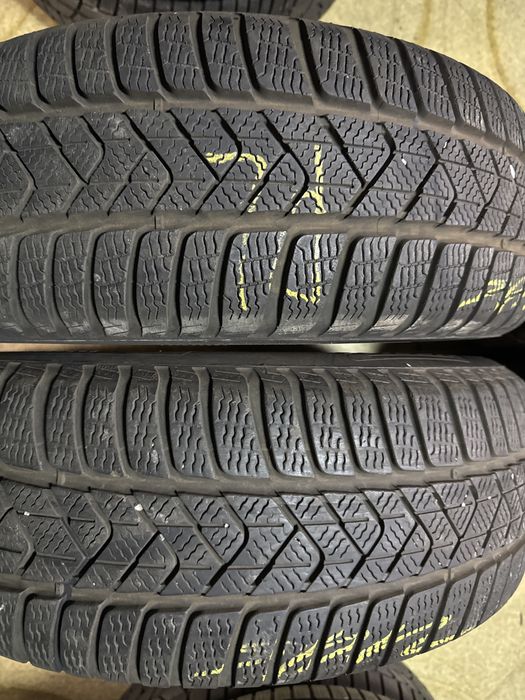 Шины б.у 205 60 R16 Pirelli Winter Sottozero 3 SealInside 96H 4 шт