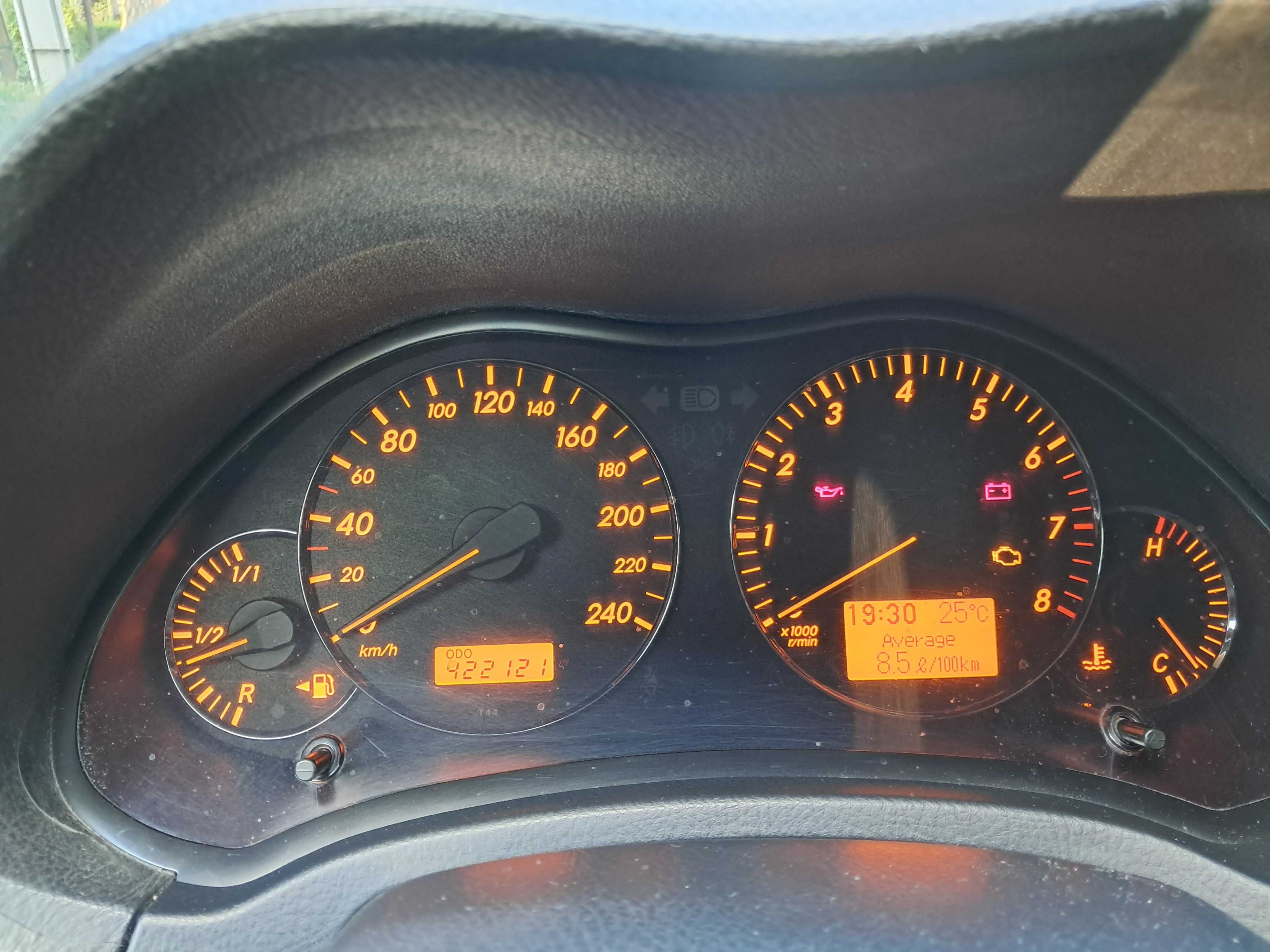 Toyota Avensis II 1.8 beznyna SOL
