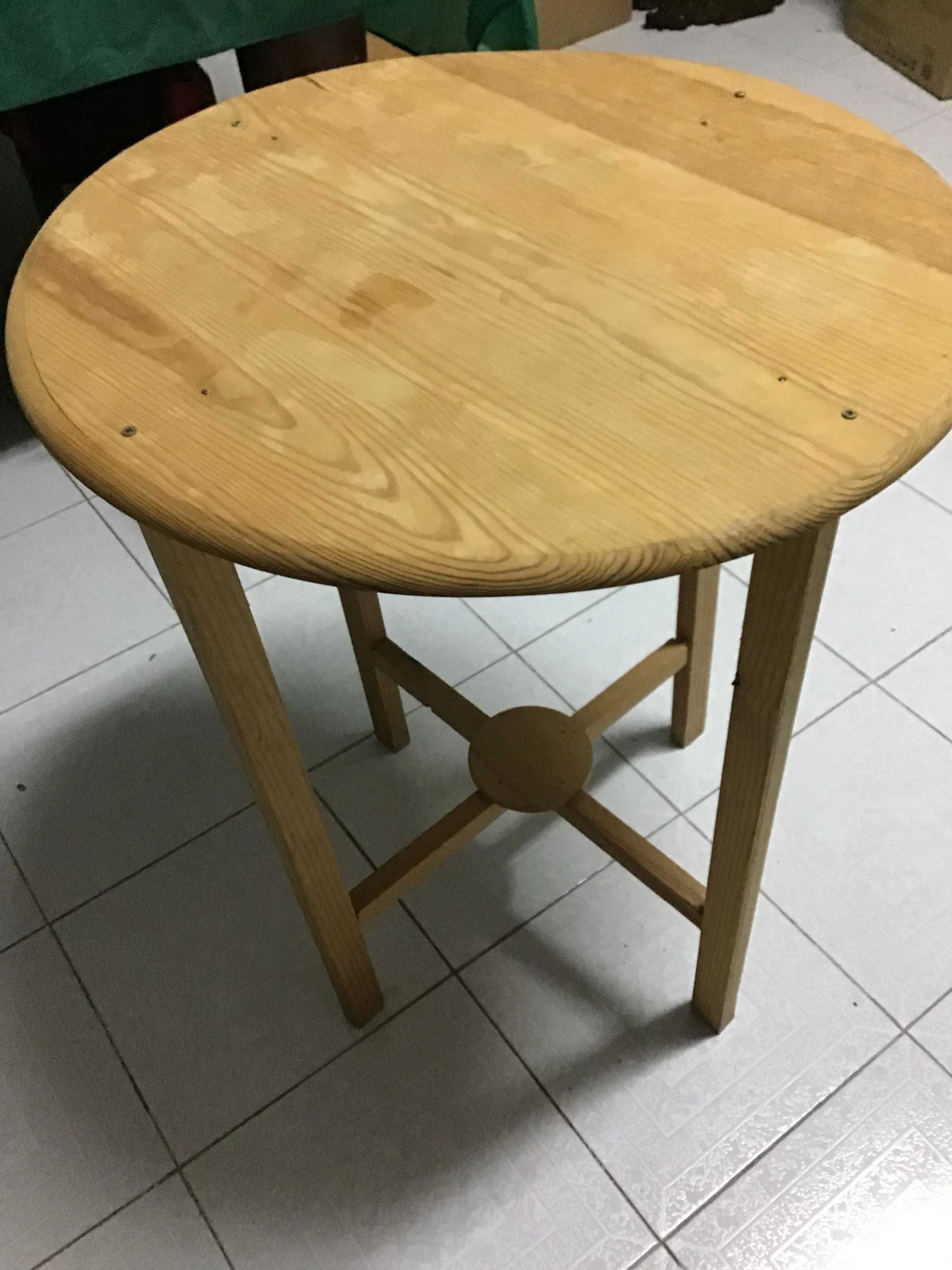 Vendo mesa de camilha em madeira/excelente estado