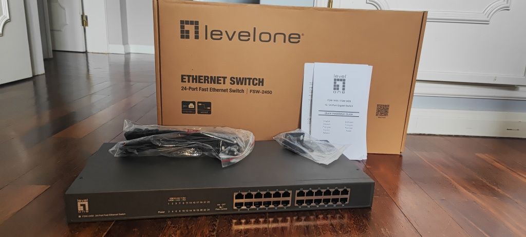 Switch LevelOne Fast Ethernet (100 Mbits) 24 portas