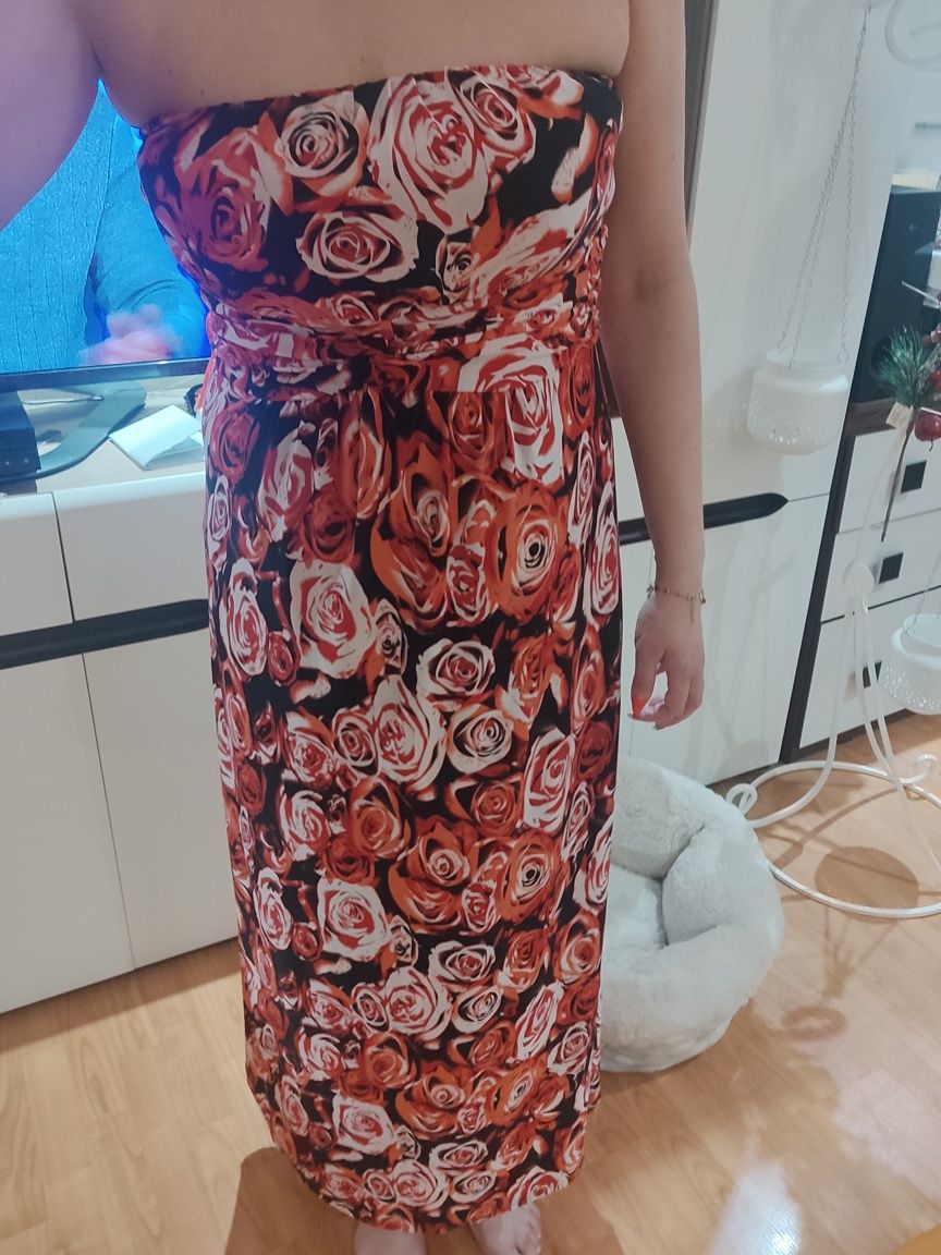 Długa sukienka w róże