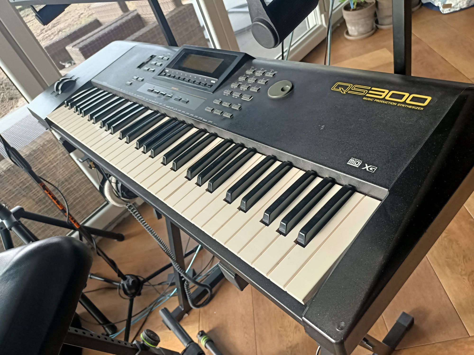 Syntezator YAMAHA QS300