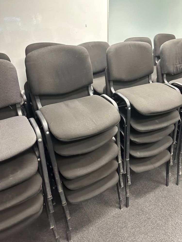 РОЗПРОДАЖ офісні меблі крісла стільці