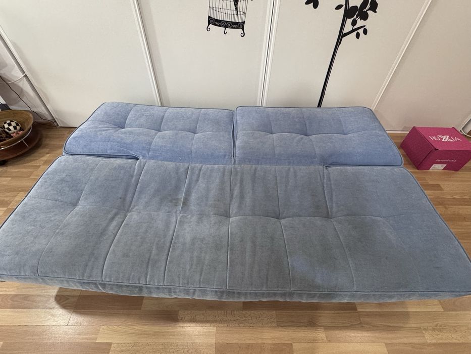 Sofa Cama Azul.