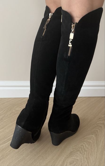 Зимові чоботи ботфорди на танкетці. Цигейка, натуральний замш