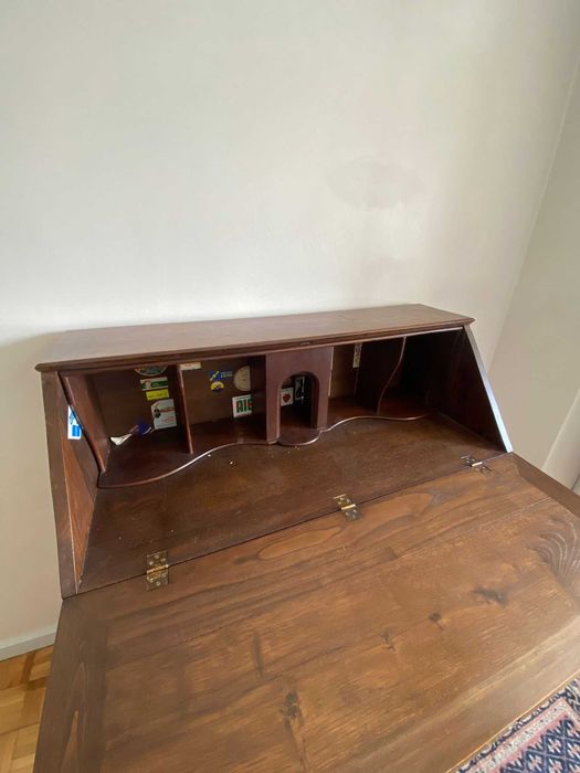 Armário, escrivaninha e camiseiro alto