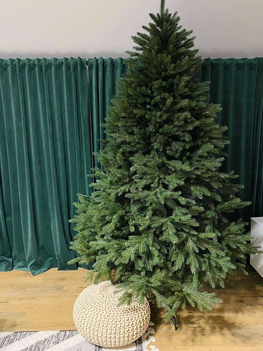 Литі Ялинки Зелені, Блакитні та Засніжені.