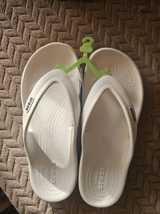 Продам білі  крокси