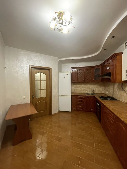 Продається затишна 1к кв., на Каскаді, вул. Симоненка