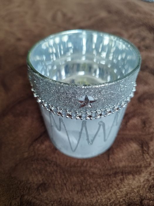 Nowy, srebrny świecznik