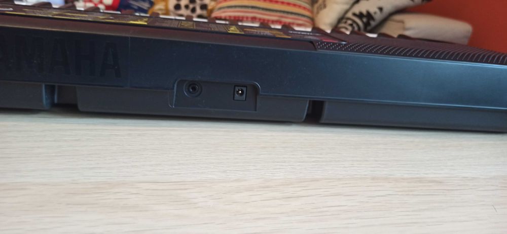 Teclado Yamaha PSR F52