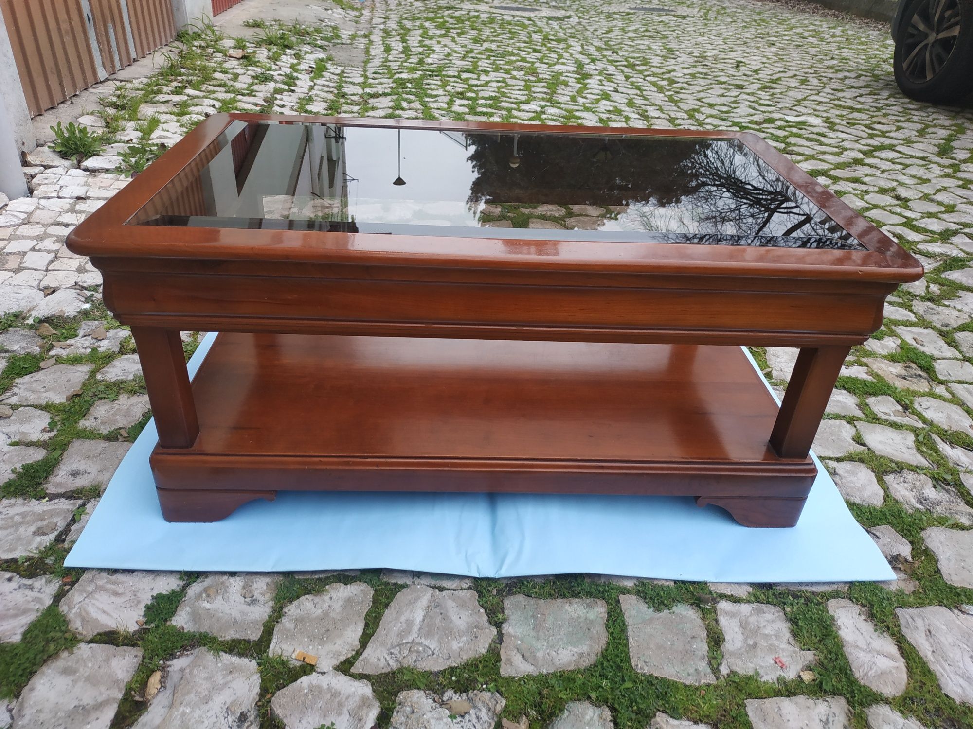 Mesa de centro em cerejeira