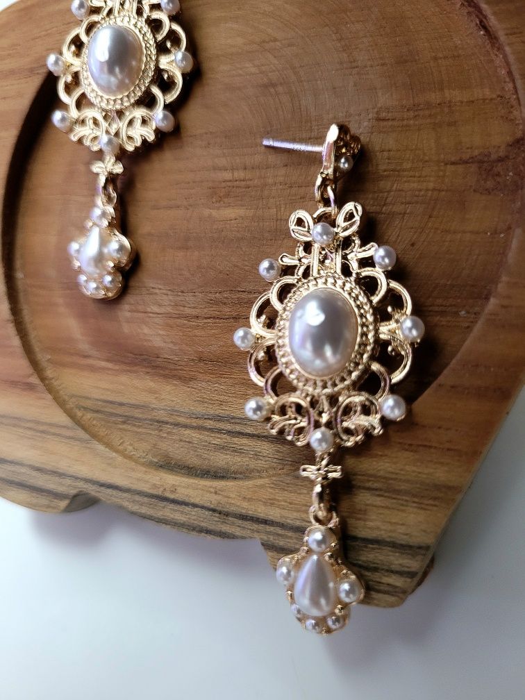 Eleganckie wiktoriańskie perłowo złote kolczyki ślubne victorian style