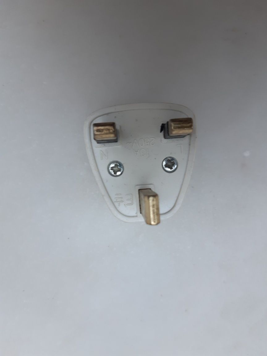 Adaptador tomadas Reino Unido Inglaterra