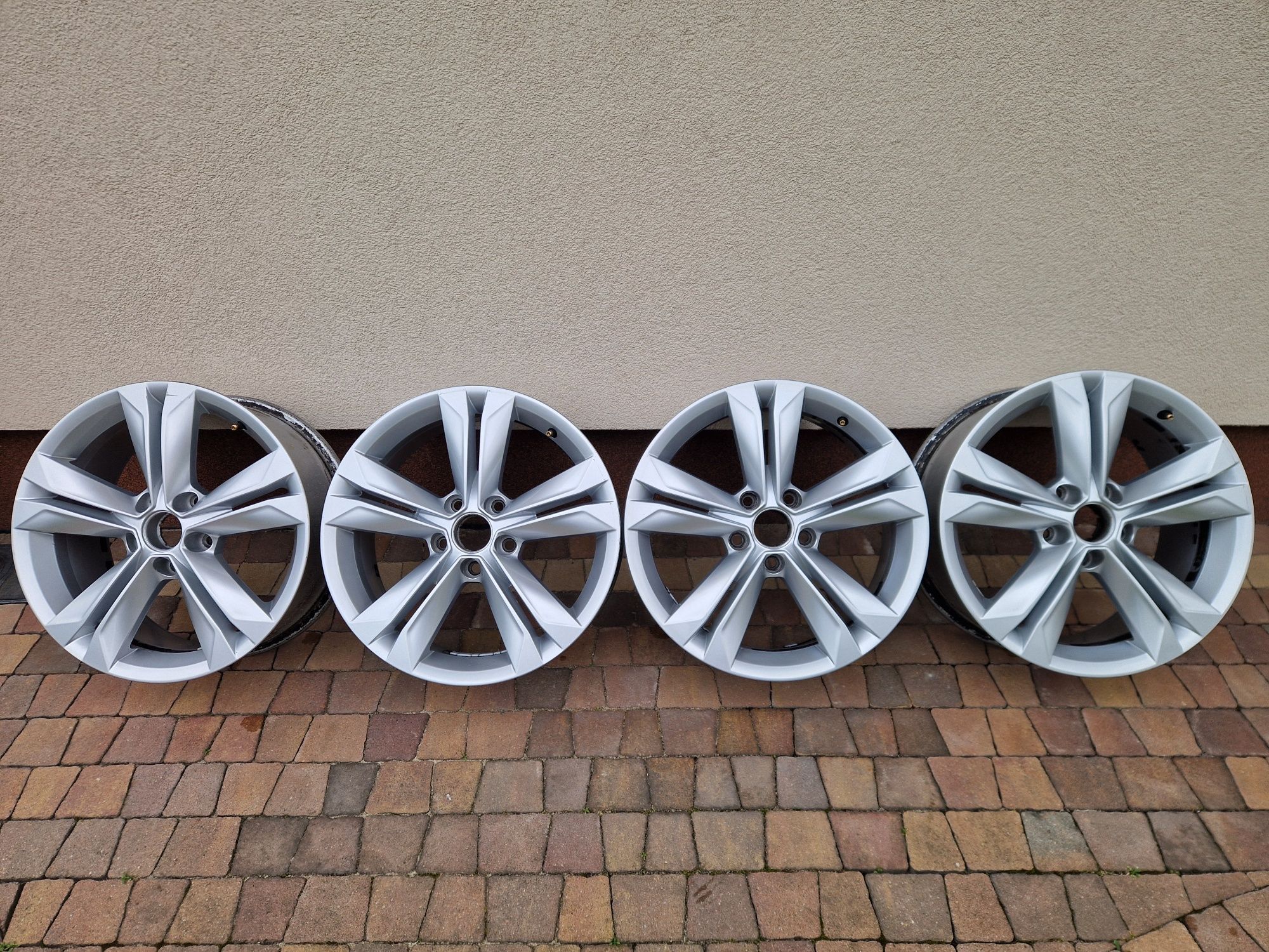 Alufelgi 17" 5x112 Oryginał OE Seat Alhambra II, VW Sharan, 7N5 601 02