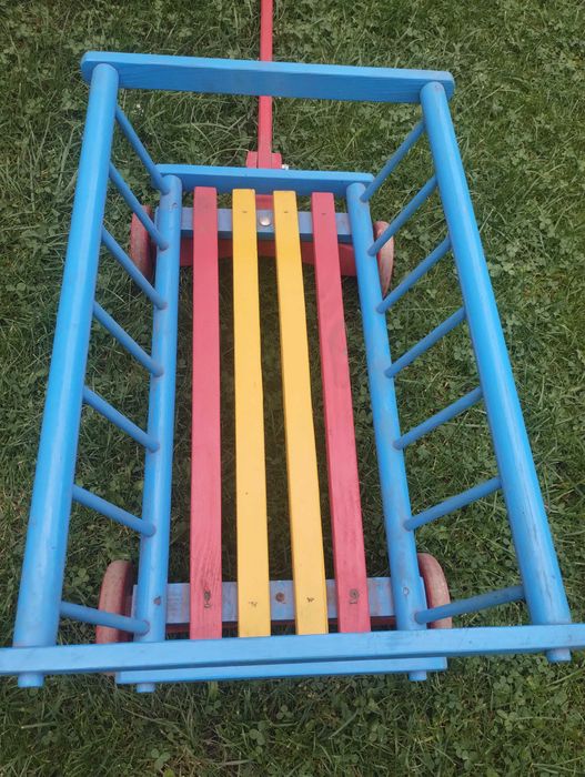 Wóz drewniany ozdobny