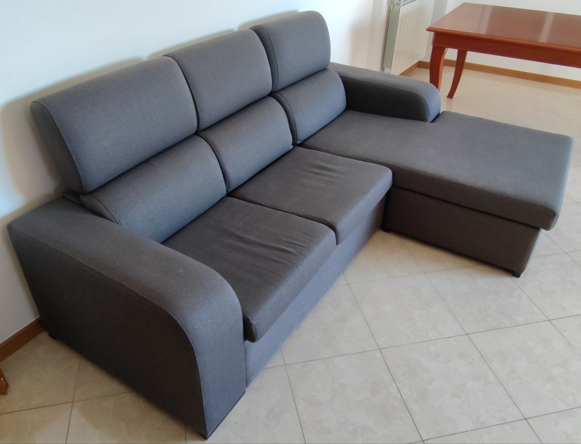 Sofá com chaise longue