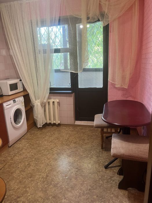 Посуточно Киевский Таирова.Королева/Архитекторская 1 этаж Собственник