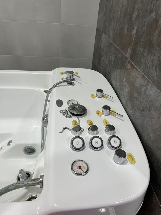 Гідромасажна ванна