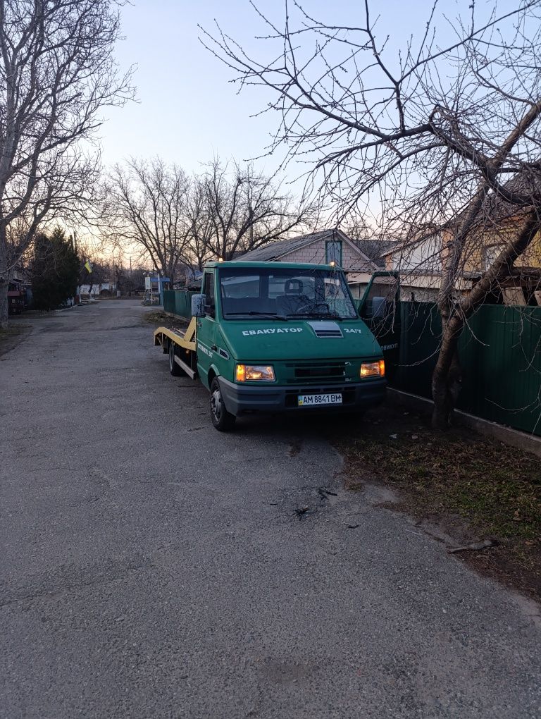 Послуги евакуатора ЦІЛОДОБОВО