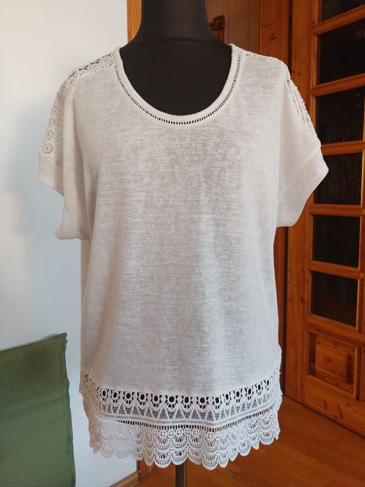 Bluzka z gipiurą roz 50. 5XL
