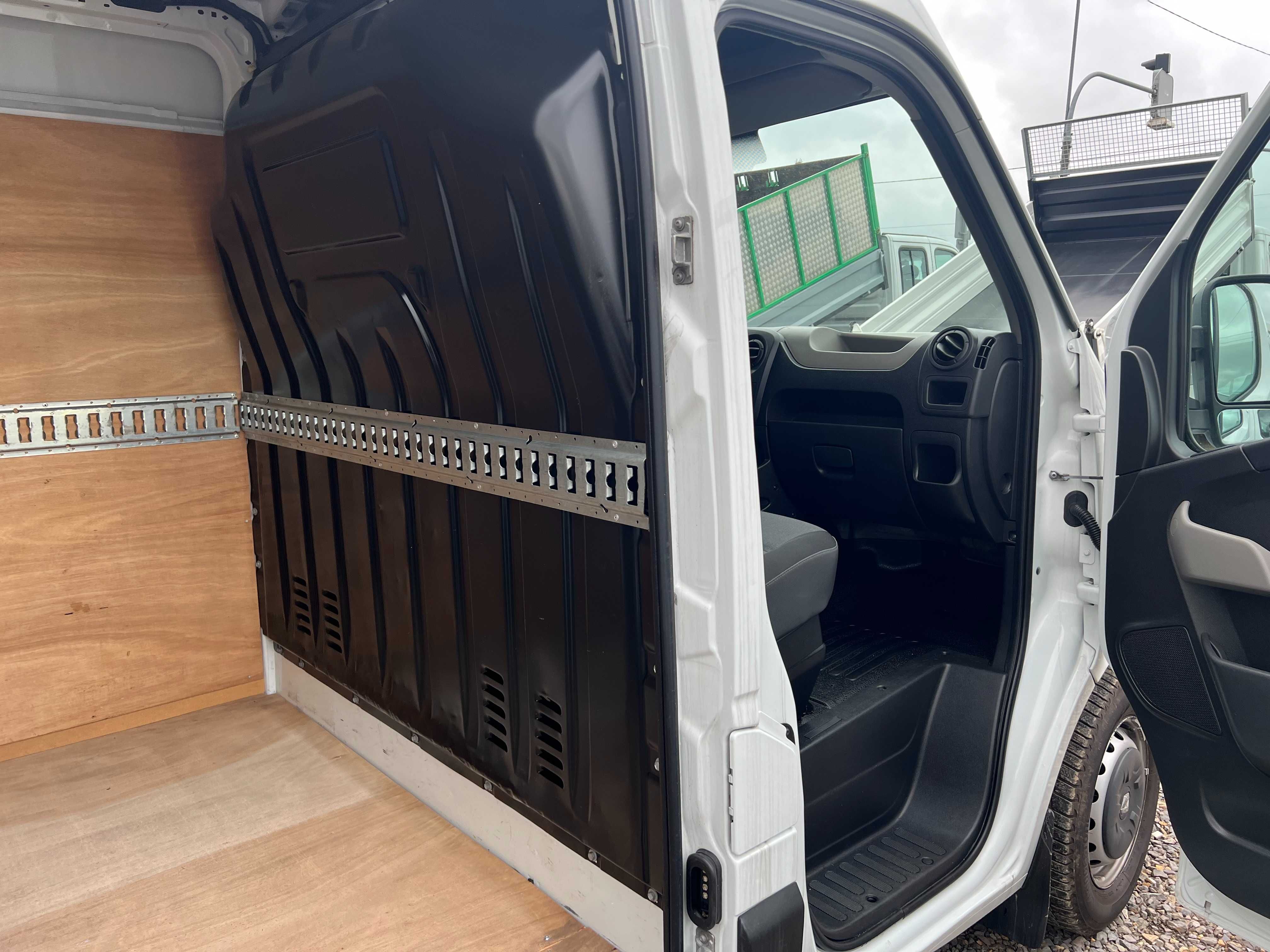 Ściana Grodziowa Renault Master, Renault Trafic, Ford Transit Mk8