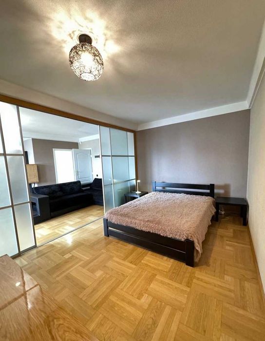 Двокімнатна квартира в центрі - без блекаута !