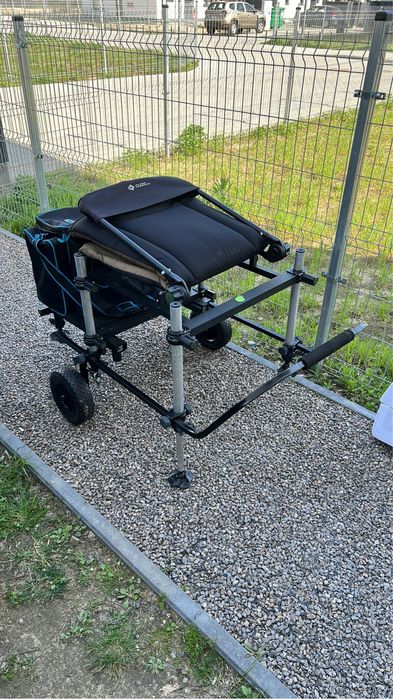 Elektrostatyk Cuzo Quantum z podnozkiem i półką i uchwytem