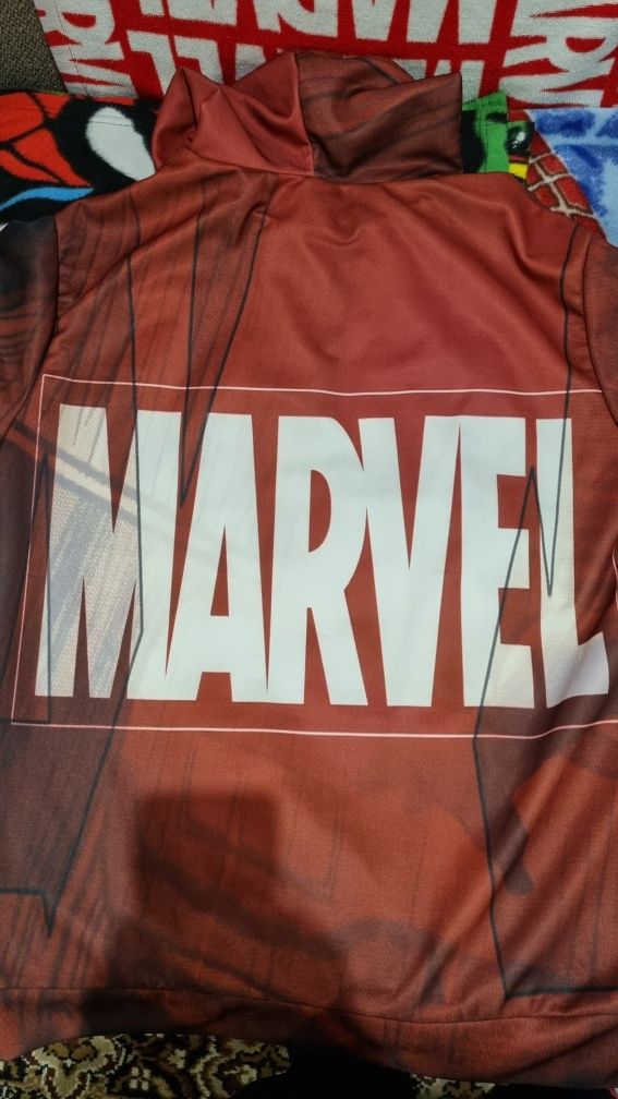 Худі чоловіча Marvel  з капюшоном, розмір XL.