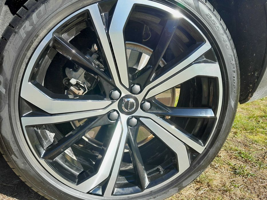 Felgi Volvo oryginalne 21 cali z oponami PIRELLi  P ZERO