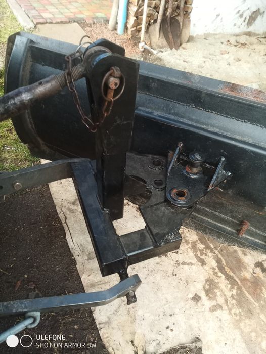 Продам сніжний отвал для минитрактора