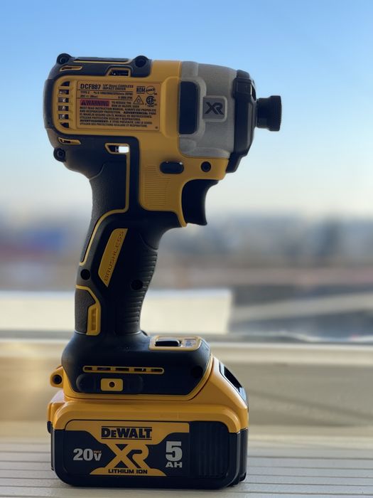 DeWALT набір 2 шуруповйорти США в наявності