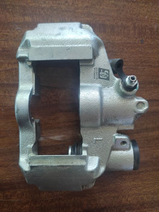 Супорт тормозний задній Мерседес віто  638