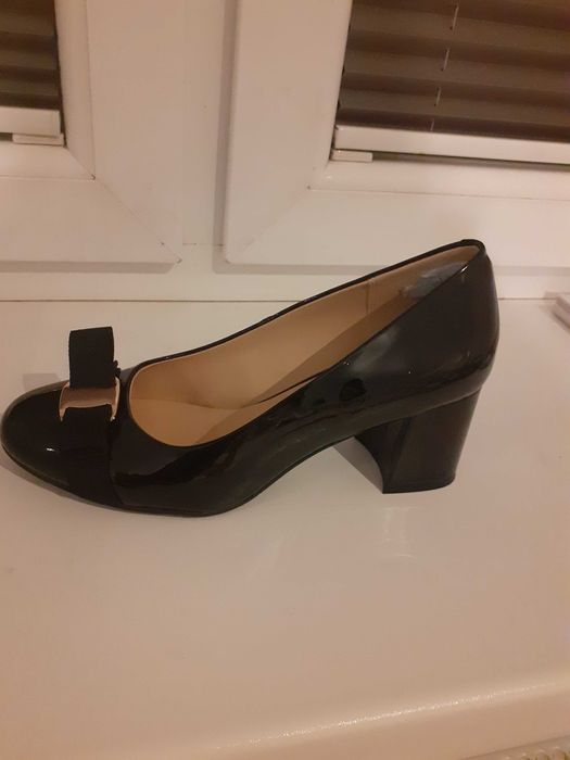 Buty czułenka czarne lakierowane 37