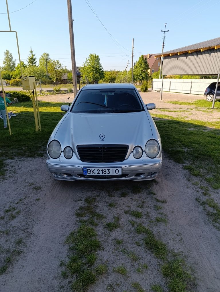 Mercedes Benz W210