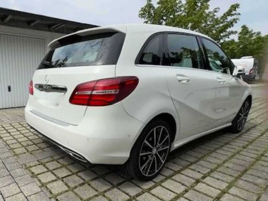 Mercedes-Benz B 200      2016