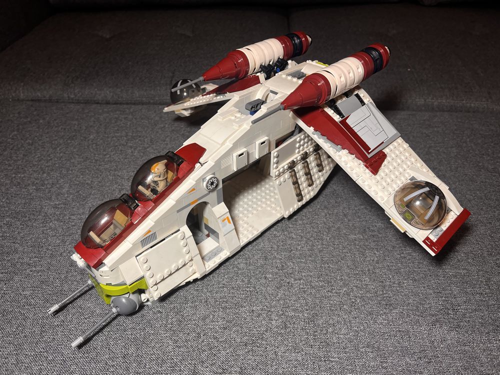 2013 Lego Star Wars Republic Gubship 75021