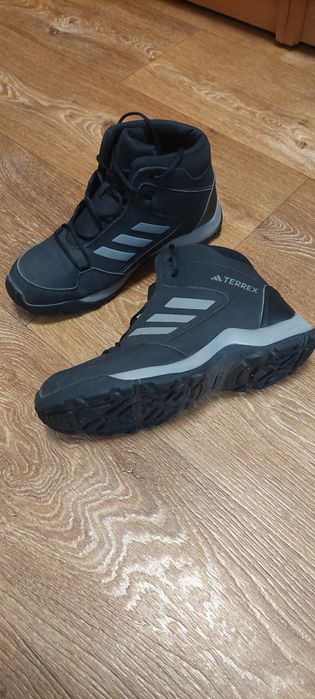 Трекінгові черевики adidas