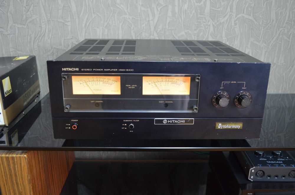 Усилитель мощности Hitachi HMA-8300