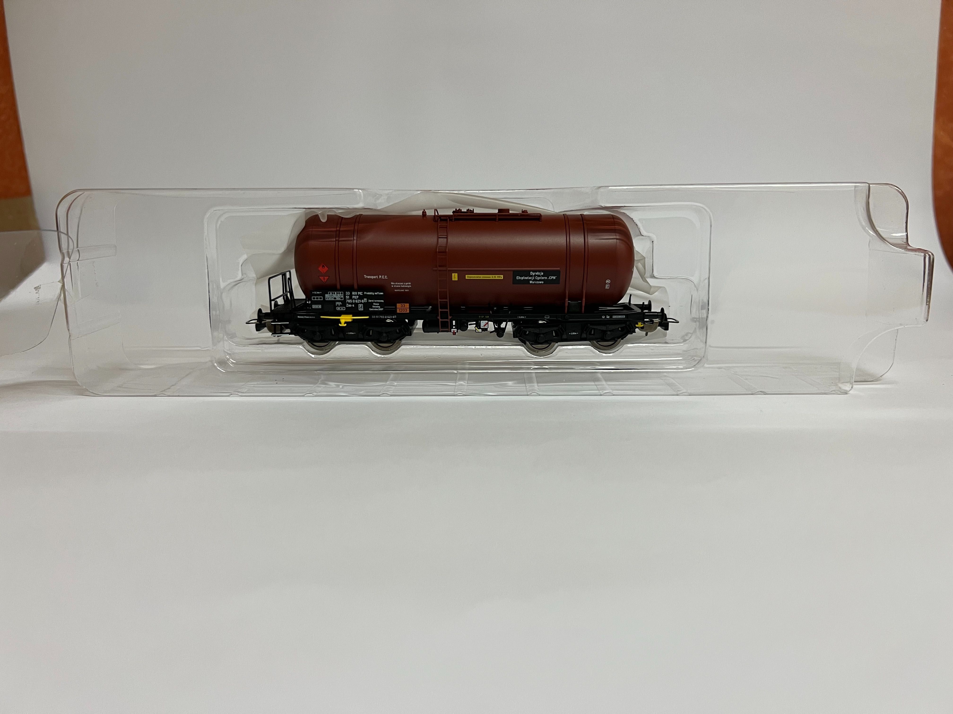 Wagon towarowy cysterna typ 406R (Zas-x) PKP CPN, PIKO 58454, epoka IV