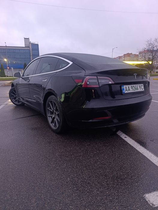 Tesla model 3 в чудовому стані !