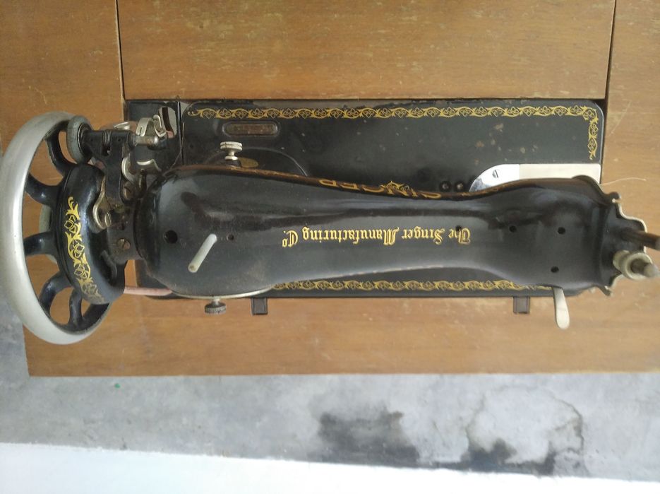 Máquina de Costura Singer antiga