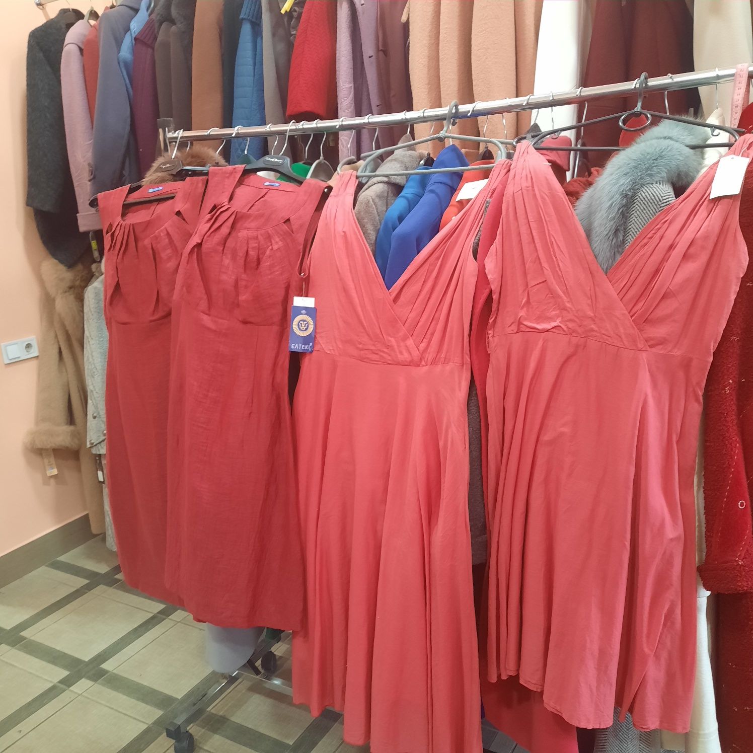 Распродажа женских платья