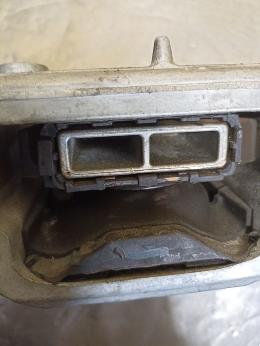 Подушка двигуна ліва права Форд Ескейп мк4 1.5 awd Ford escape mk4